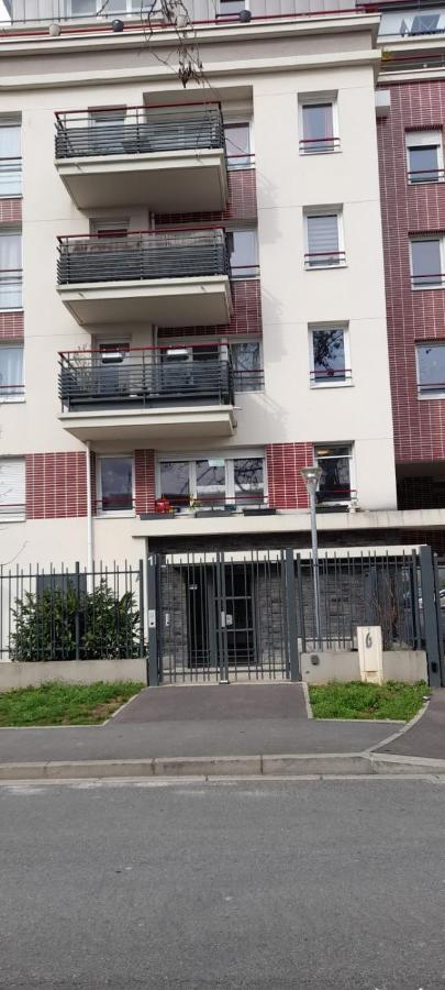 לון 1 Chambres Pour 2 Personnes Avec 2 Salles De Bains Communes Chez L'Habitant מראה חיצוני תמונה