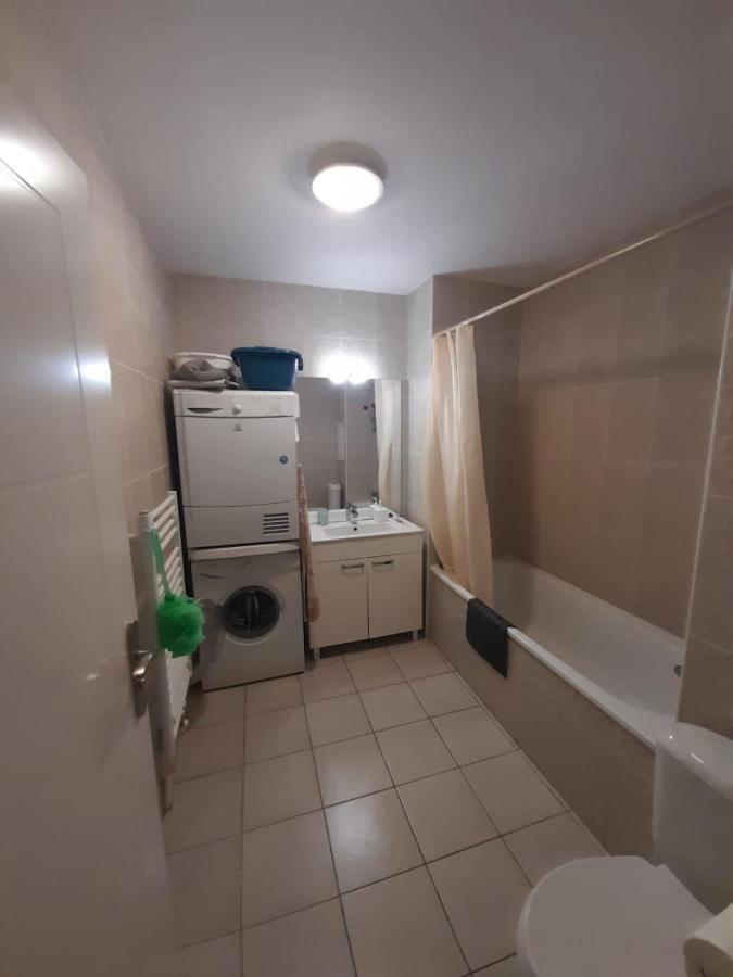 לון 1 Chambres Pour 2 Personnes Avec 2 Salles De Bains Communes Chez L'Habitant מראה חיצוני תמונה